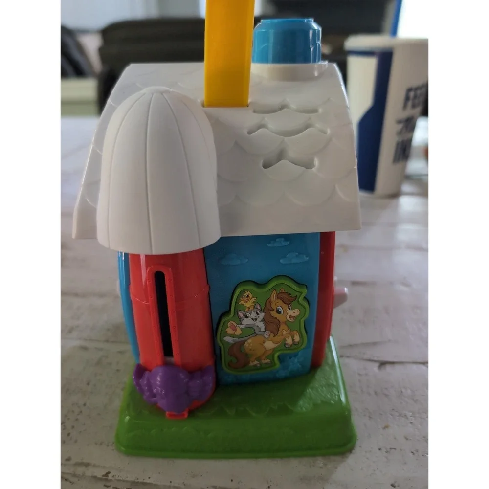 Leap Frog Sing and Play Animal Farm House Barn Lights Sounds Works